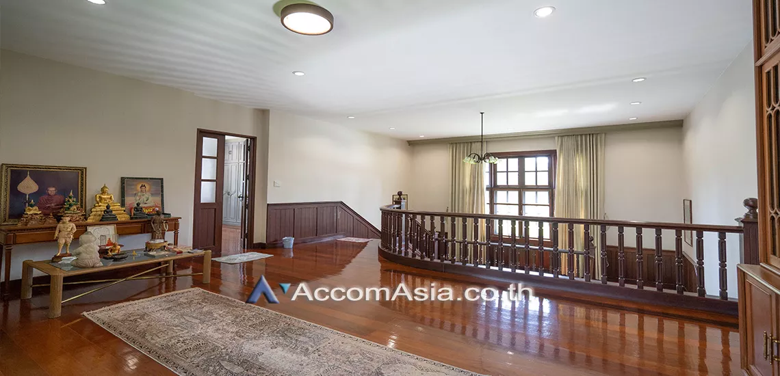 16  3 br House For Rent in sukhumvit ,Bangkok BTS Ekkamai AA31010