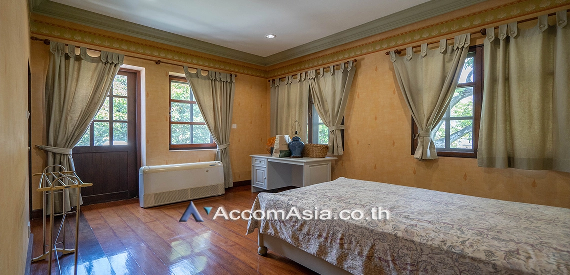 22  3 br House For Rent in Sukhumvit ,Bangkok BTS Ekkamai AA31010