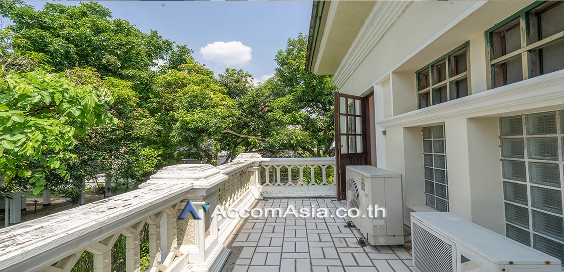 28  3 br House For Rent in Sukhumvit ,Bangkok BTS Ekkamai AA31010