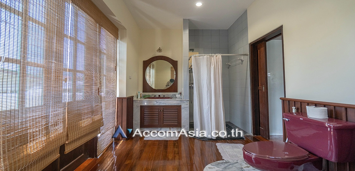 19  3 br House For Rent in Sukhumvit ,Bangkok BTS Ekkamai AA31010