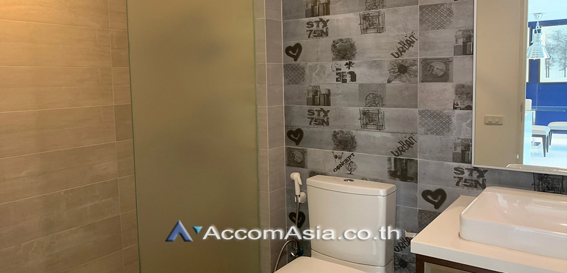 12  2 br Condominium For Rent in Silom ,Bangkok BTS Sala Daeng - MRT Silom at The Legend Saladaeng AA31013