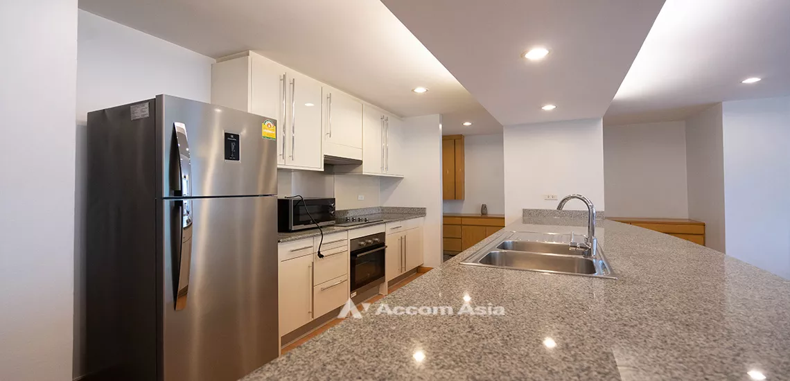  1  2 br Apartment For Rent in Ploenchit ,Bangkok BTS Ratchadamri at Step to Lumpini Park AA31014
