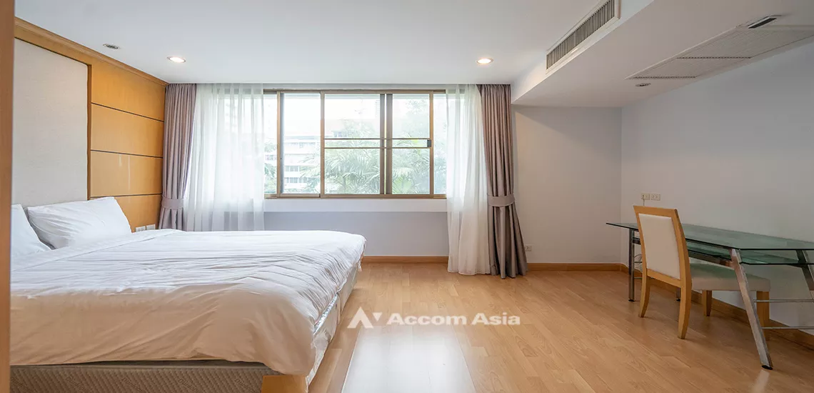 unit 2 Bedrooms  Apartment For Rent in Ploenchit, Bangkok  near BTS Ratchadamri (AA31014)