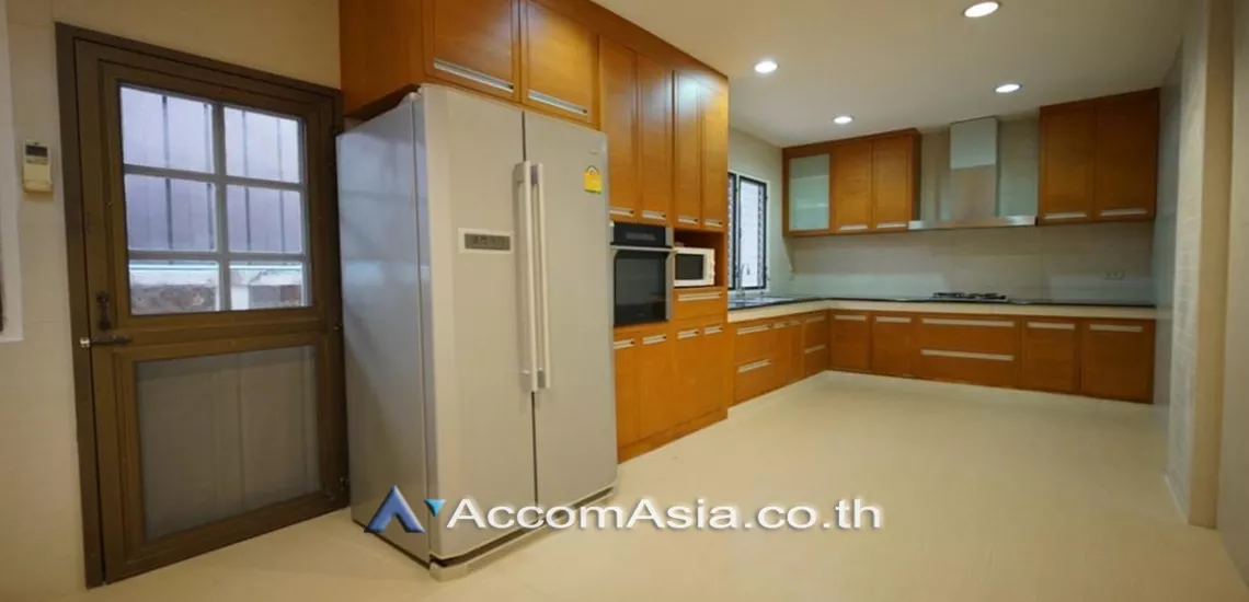 8  4 br House For Rent in  ,Samutprakan BTS Bearing at Moo Baan Ladawan Srinakarin AA31019