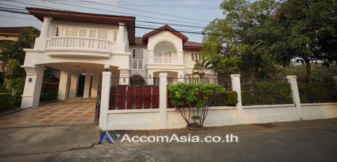 Pet friendly |  4 Bedrooms  House For Rent in ,   near BTS Bearing (AA31019)