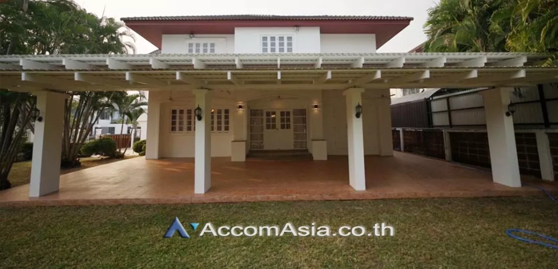 Pet friendly |  4 Bedrooms  House For Rent in ,   near BTS Bearing (AA31019)