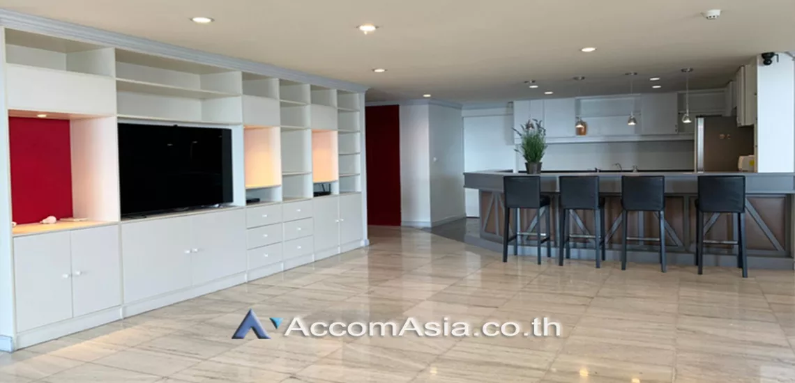  4 Bedrooms  Condominium For Rent in Sukhumvit, Bangkok  near BTS Ekkamai (AA31030)