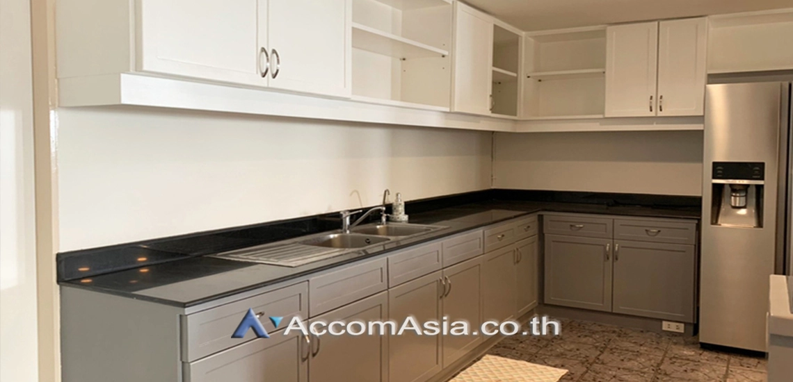 13  4 br Condominium For Rent in Sukhumvit ,Bangkok BTS Ekkamai at Tai Ping Tower AA31030