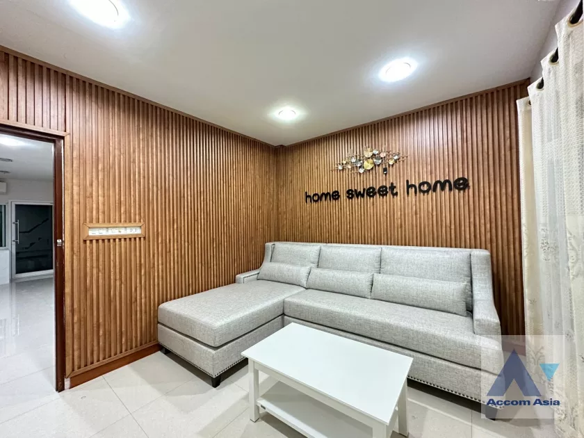  2  4 br Townhouse for rent and sale in Sukhumvit ,Bangkok BTS Phra khanong AA31038