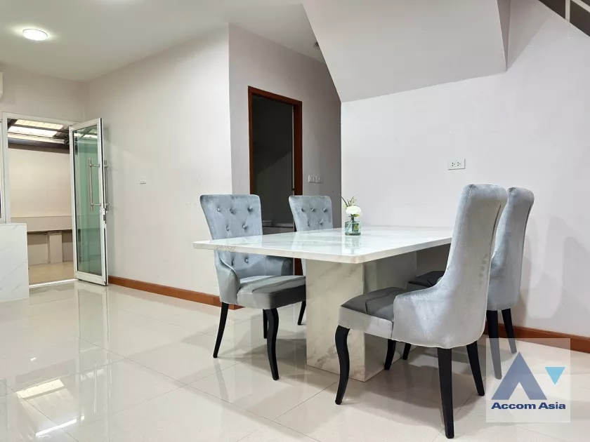 16  4 br Townhouse for rent and sale in Sukhumvit ,Bangkok BTS Phra khanong AA31038