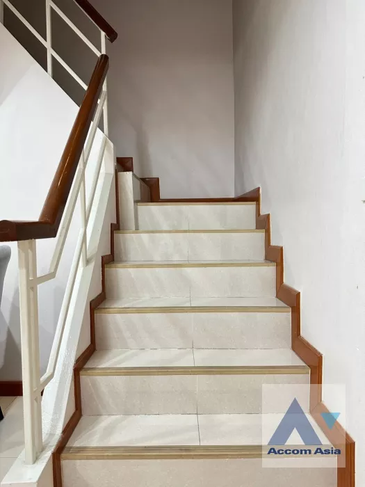 9  4 br Townhouse for rent and sale in Sukhumvit ,Bangkok BTS Phra khanong AA31038