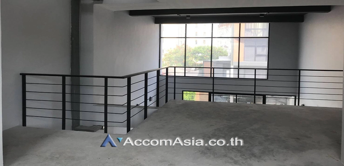 5  4 br Townhouse for rent and sale in Pattanakarn ,Bangkok BTS On Nut at The Pride Sukhumvit 77 AA31043