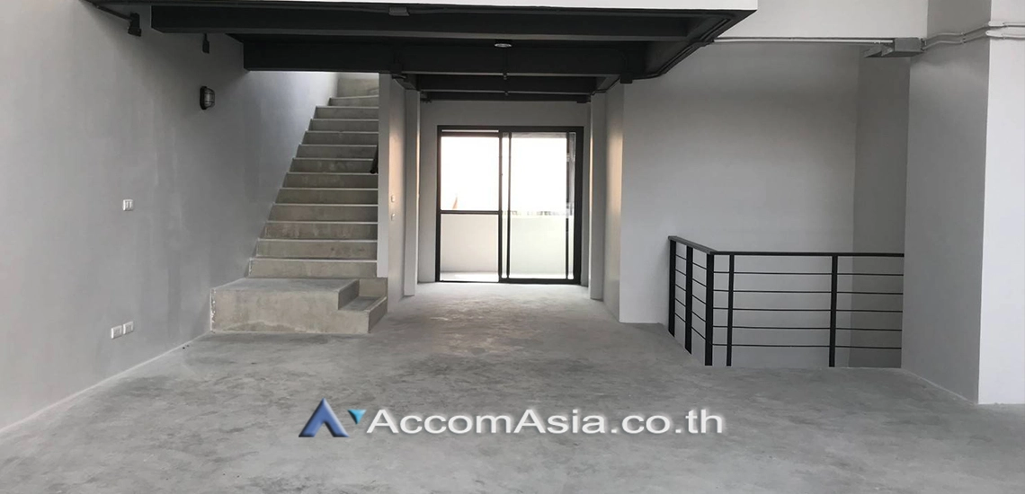 6  4 br Townhouse for rent and sale in Pattanakarn ,Bangkok BTS On Nut at The Pride Sukhumvit 77 AA31043