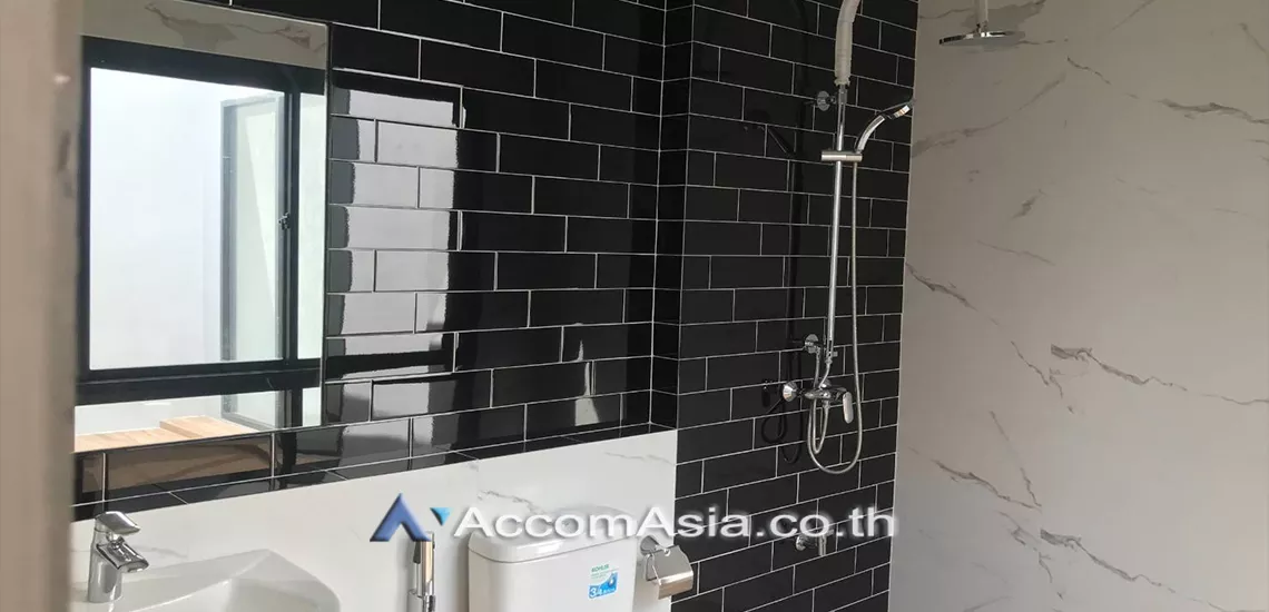 15  4 br Townhouse for rent and sale in Pattanakarn ,Bangkok BTS On Nut at The Pride Sukhumvit 77 AA31043