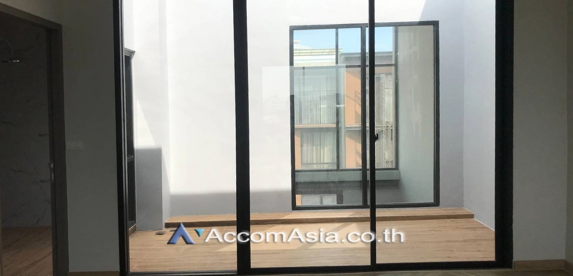 12  4 br Townhouse for rent and sale in Pattanakarn ,Bangkok BTS On Nut at The Pride Sukhumvit 77 AA31043