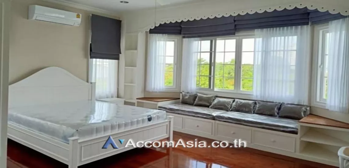unit 4 Bedrooms  House For Rent in Bang Na, Bangkok  (AA31050)
