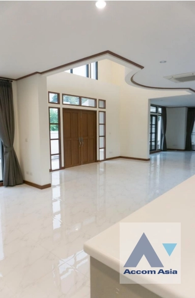 4  5 br House for rent and sale in Pattanakarn ,Bangkok BTS On Nut at Panya Pattanakarn Village AA31053