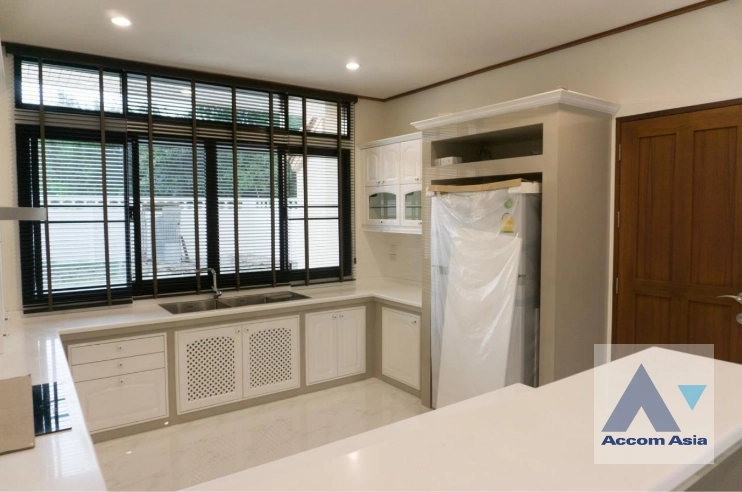 17  5 br House for rent and sale in Pattanakarn ,Bangkok BTS On Nut at Panya Pattanakarn Village AA31053