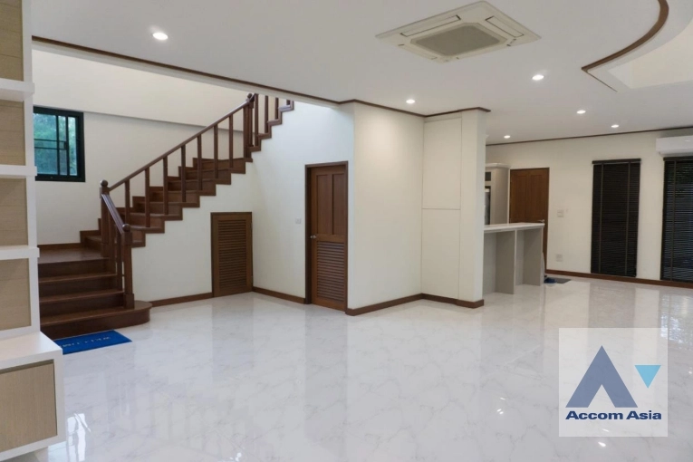 7  5 br House for rent and sale in Pattanakarn ,Bangkok BTS On Nut at Panya Pattanakarn Village AA31053