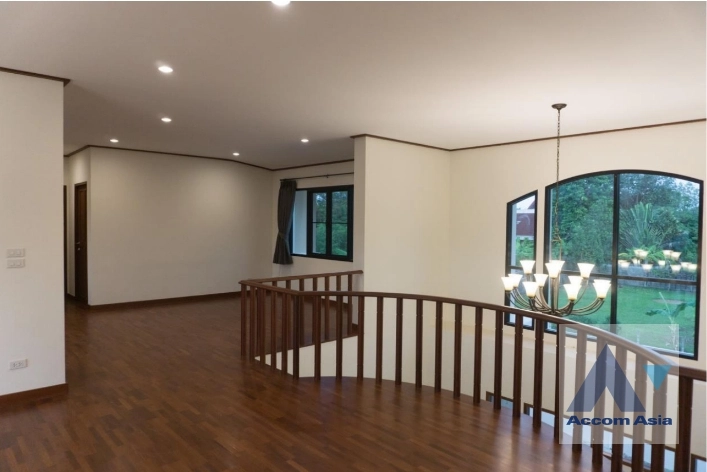 12  5 br House for rent and sale in Pattanakarn ,Bangkok BTS On Nut at Panya Pattanakarn Village AA31053