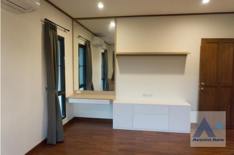 14  5 br House for rent and sale in Pattanakarn ,Bangkok BTS On Nut at Panya Pattanakarn Village AA31053