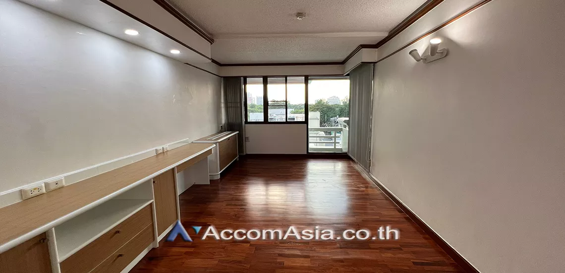 14  3 br Apartment For Rent in Ploenchit ,Bangkok BTS Ratchadamri at High rise and Peaceful AA31057