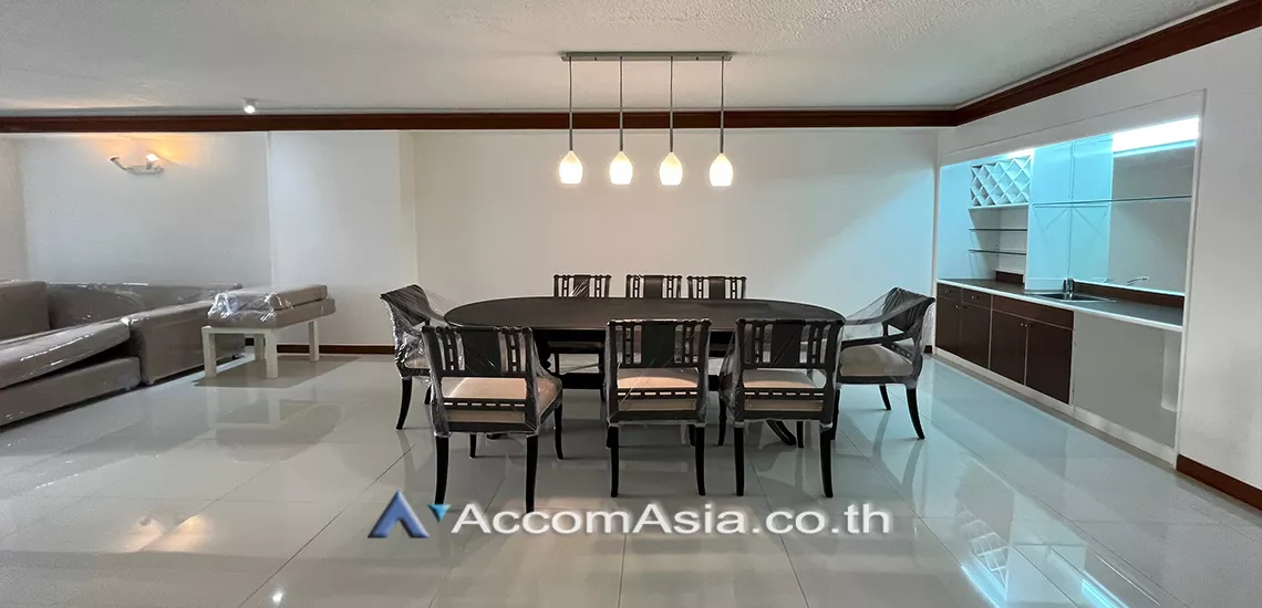 5  3 br Apartment For Rent in Ploenchit ,Bangkok BTS Ratchadamri at High rise and Peaceful AA31057