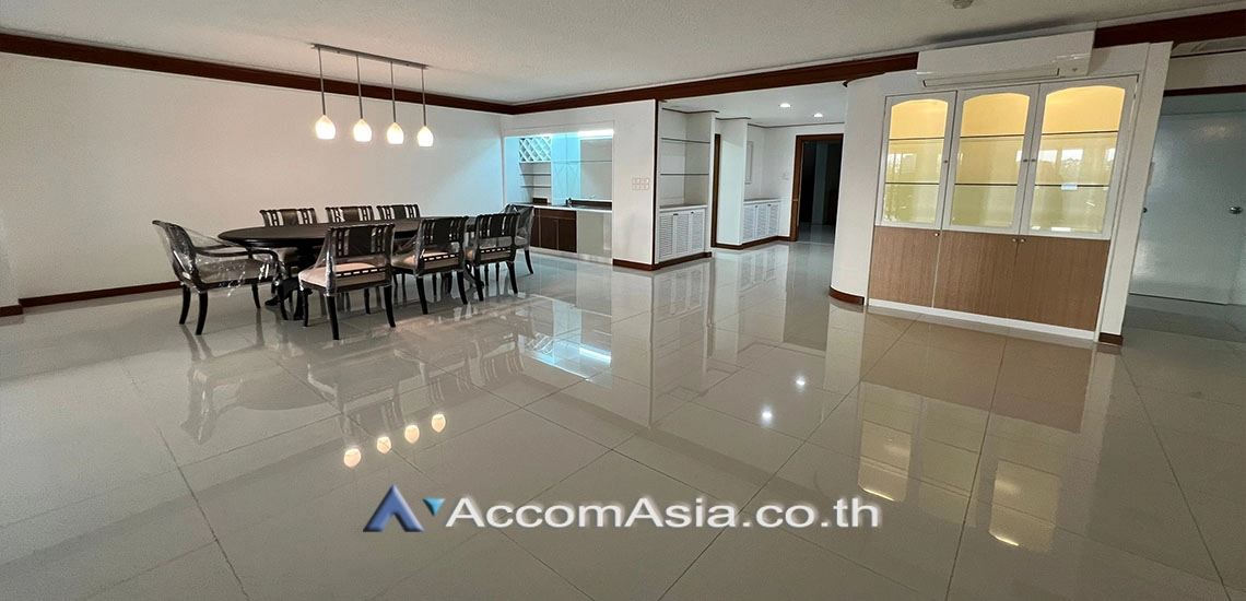  1  3 br Apartment For Rent in Ploenchit ,Bangkok BTS Ratchadamri at High rise and Peaceful AA31057