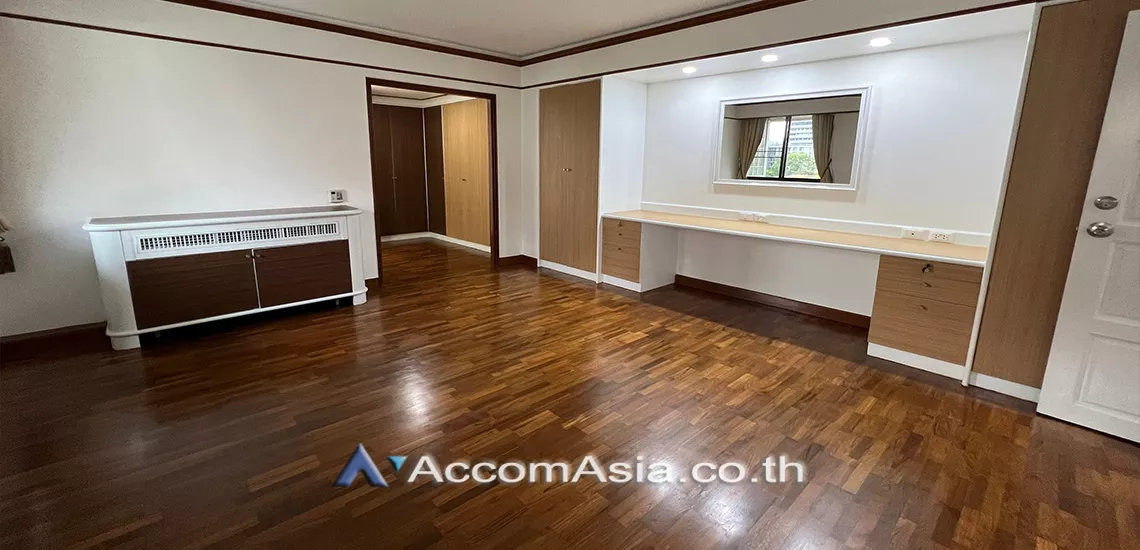 10  3 br Apartment For Rent in Ploenchit ,Bangkok BTS Ratchadamri at High rise and Peaceful AA31057