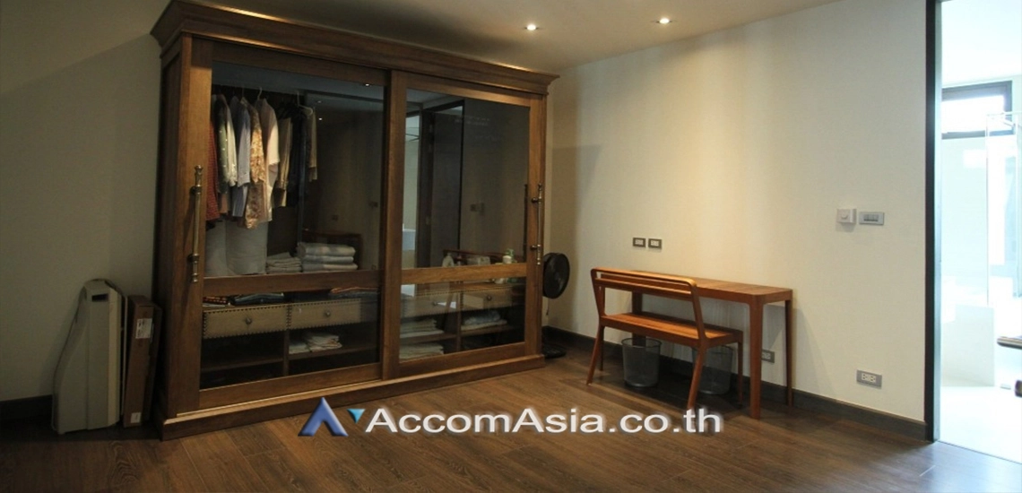 12  3 br Townhouse for rent and sale in Sukhumvit ,Bangkok BTS Ekkamai at The Park lane 22 AA31058