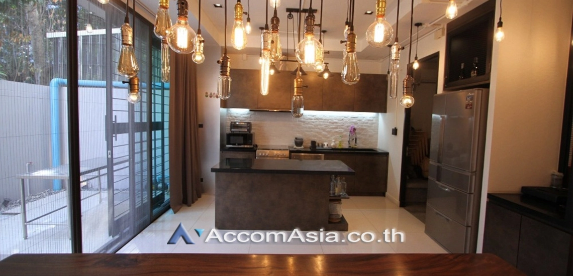 5  3 br Townhouse for rent and sale in Sukhumvit ,Bangkok BTS Ekkamai at The Park lane 22 AA31058