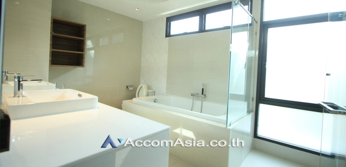 11  3 br Townhouse for rent and sale in Sukhumvit ,Bangkok BTS Ekkamai at The Park lane 22 AA31058