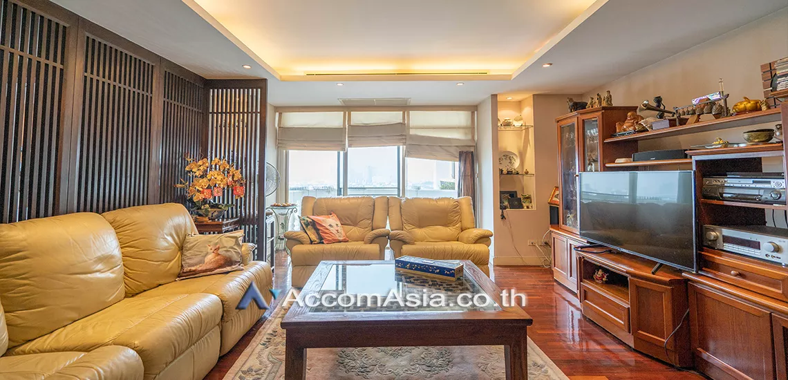 Duplex Condo |  4 Bedrooms  Condominium For Sale in Pattanakarn, Bangkok  near BTS On Nut (AA31062)