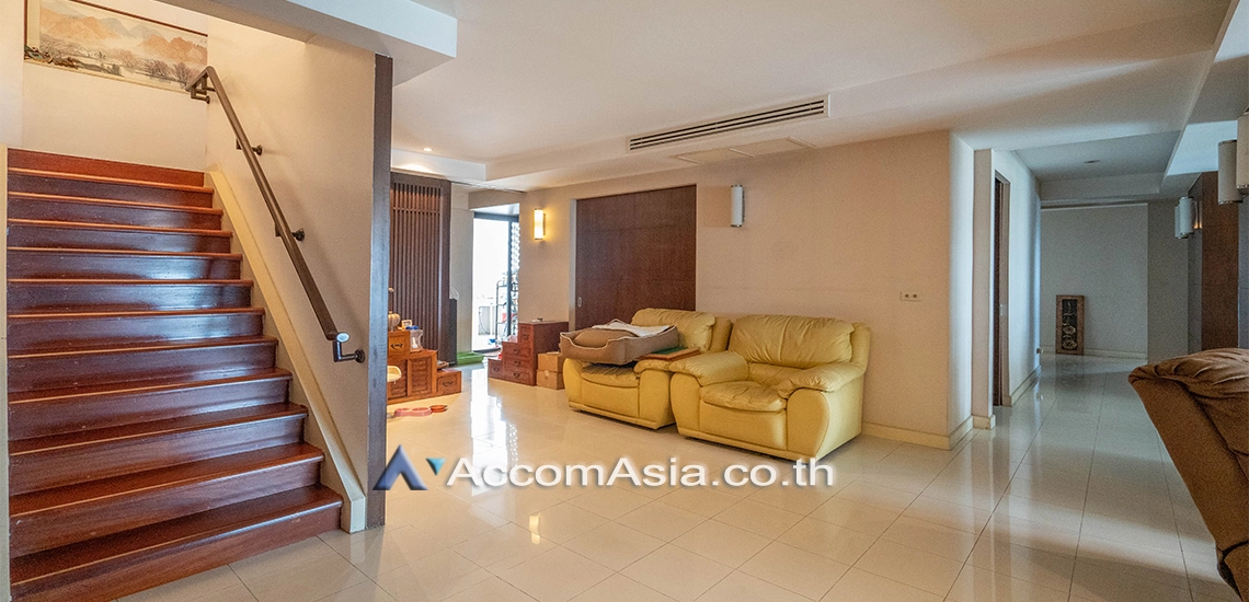 4  4 br Condominium For Sale in Pattanakarn ,Bangkok BTS On Nut at Royal Castle Pattanakarn AA31062
