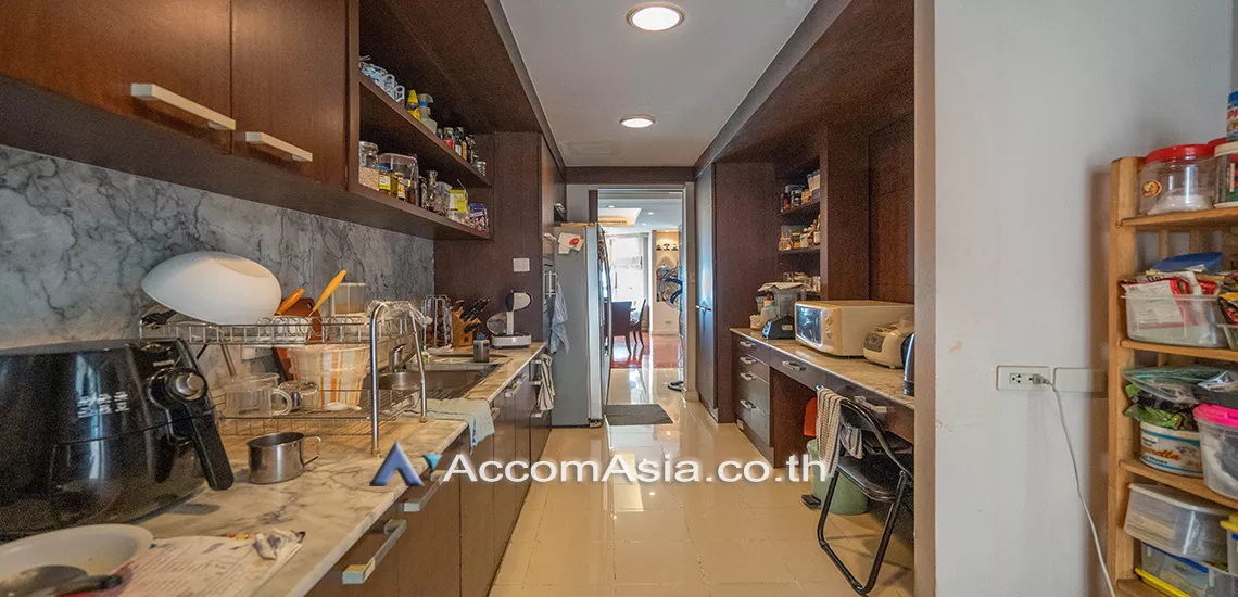 7  4 br Condominium For Sale in Pattanakarn ,Bangkok BTS On Nut at Royal Castle Pattanakarn AA31062