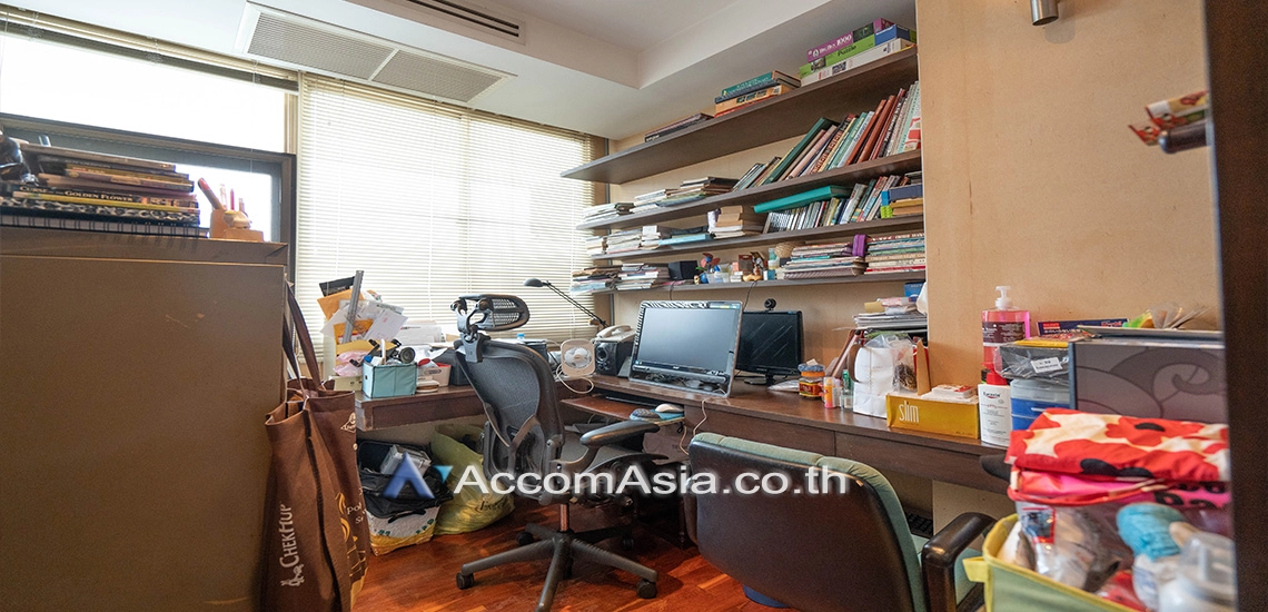 10  4 br Condominium For Sale in Pattanakarn ,Bangkok BTS On Nut at Royal Castle Pattanakarn AA31062