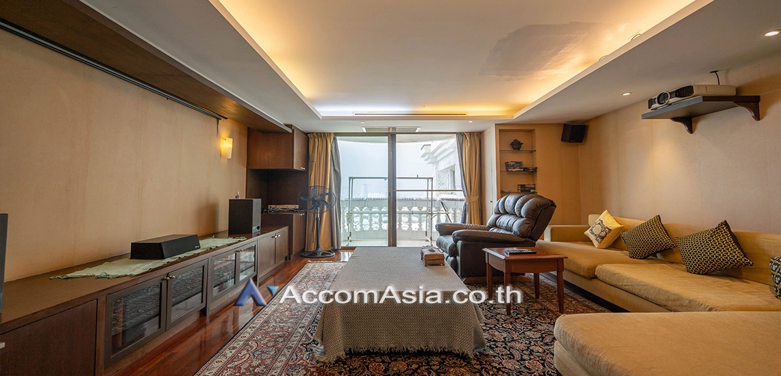 14  4 br Condominium For Sale in Pattanakarn ,Bangkok BTS On Nut at Royal Castle Pattanakarn AA31062