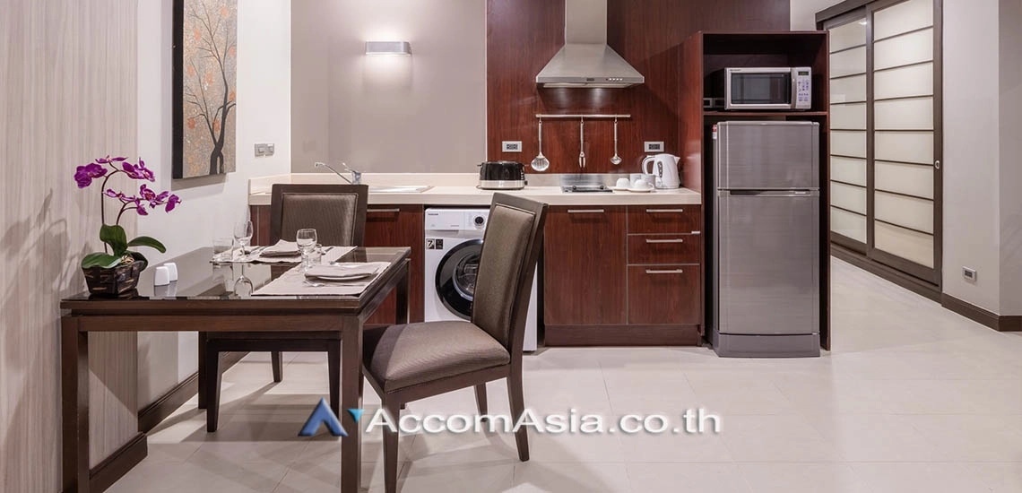 unitPet friendly | Warm-toned apartment with wooden finishes in Sukhumvit (AA31085)