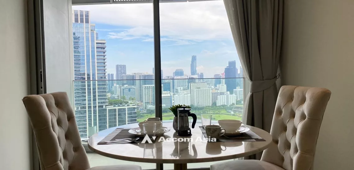 unit 1 Bedroom  Condominium For Rent in Ploenchit, Bangkok  near BTS Ratchadamri (AA31092)