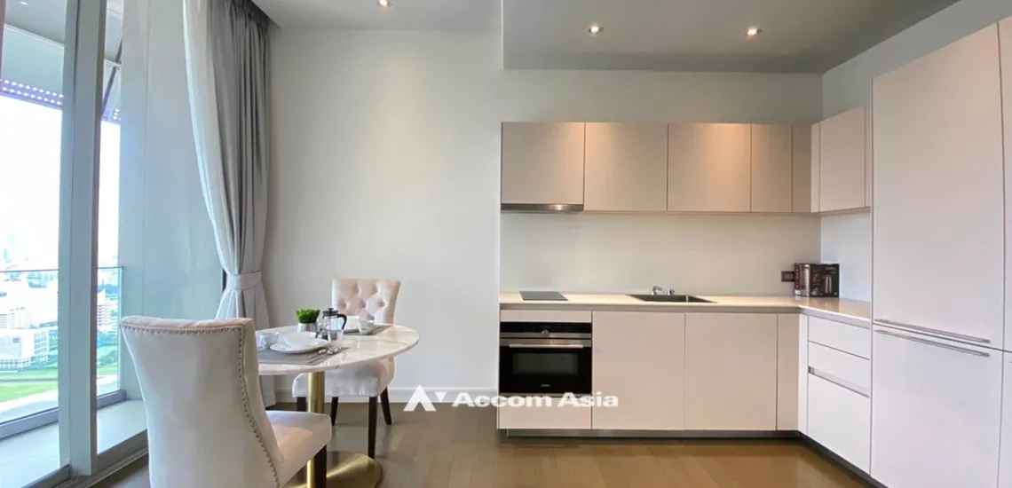 unit 1 Bedroom  Condominium For Rent in Ploenchit, Bangkok  near BTS Ratchadamri (AA31092)