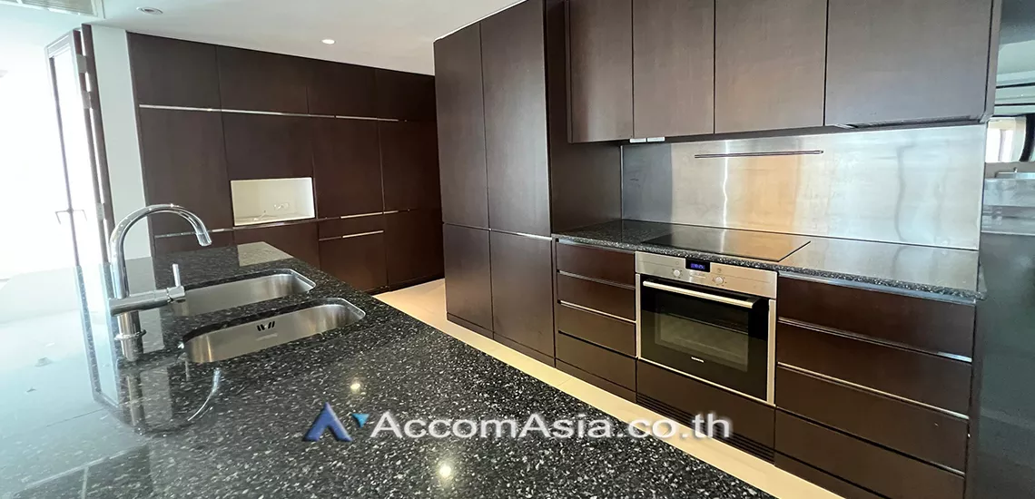 6  2 br Condominium For Rent in Ploenchit ,Bangkok BTS Ratchadamri at Hansar Residence AA31113