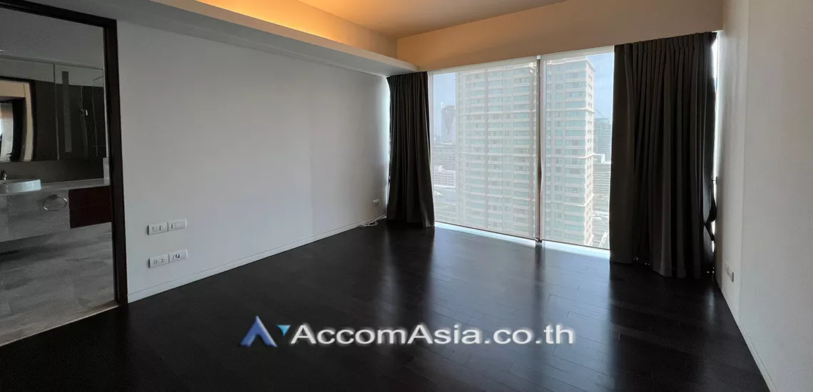 9  2 br Condominium For Rent in Ploenchit ,Bangkok BTS Ratchadamri at Hansar Residence AA31113