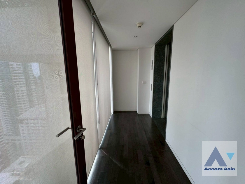 13  2 br Condominium For Rent in Ploenchit ,Bangkok BTS Ratchadamri at Hansar Residence AA31113