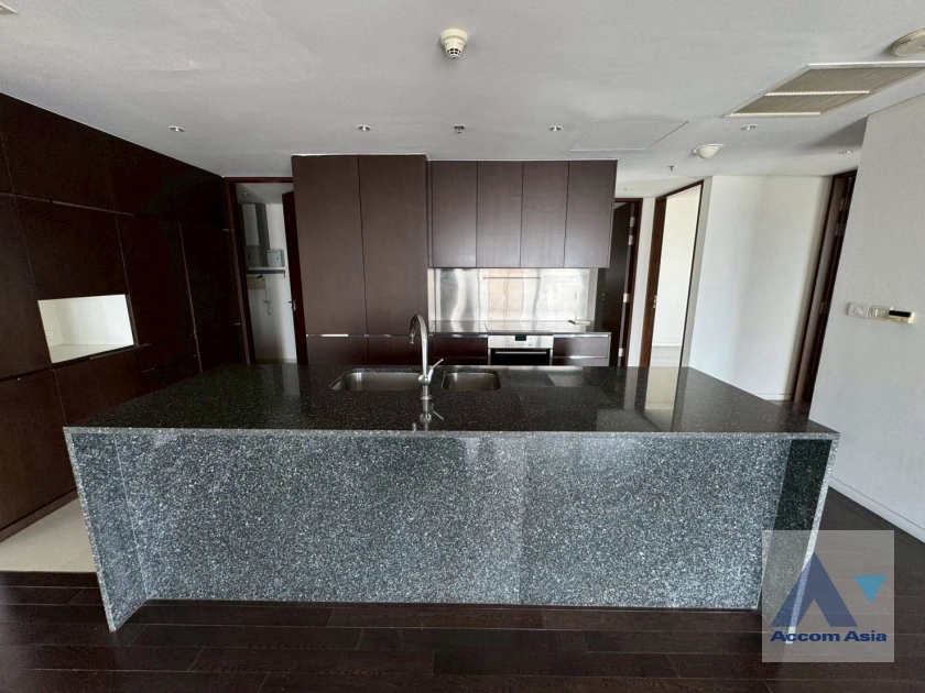 12  2 br Condominium For Rent in Ploenchit ,Bangkok BTS Ratchadamri at Hansar Residence AA31113