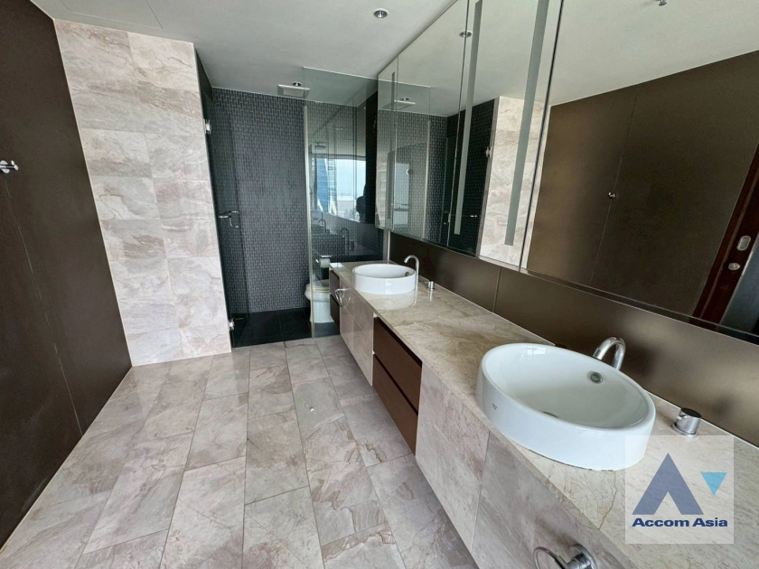 17  2 br Condominium For Rent in Ploenchit ,Bangkok BTS Ratchadamri at Hansar Residence AA31113
