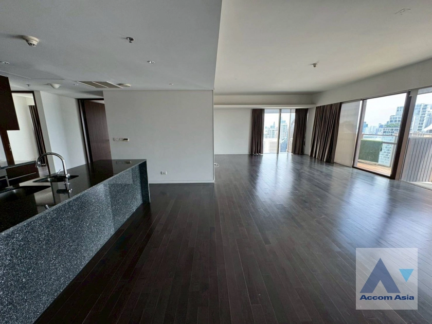 7  2 br Condominium For Rent in Ploenchit ,Bangkok BTS Ratchadamri at Hansar Residence AA31113