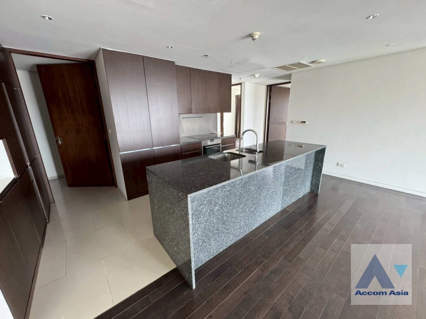 9  2 br Condominium For Rent in Ploenchit ,Bangkok BTS Ratchadamri at Hansar Residence AA31113