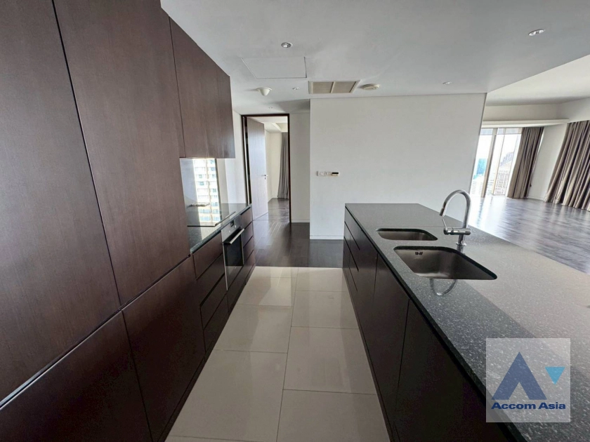 11  2 br Condominium For Rent in Ploenchit ,Bangkok BTS Ratchadamri at Hansar Residence AA31113