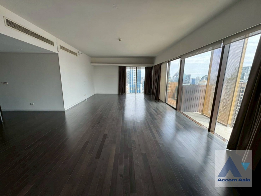 unit 2 Bedrooms  Condominium For Rent in Ploenchit, Bangkok  near BTS Ratchadamri (AA31113)