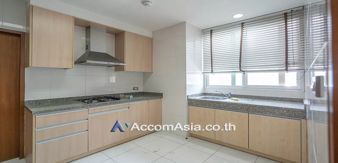  2 Bedrooms  Apartment For Rent in Sukhumvit, Bangkok  near BTS Phrom Phong (AA31115)